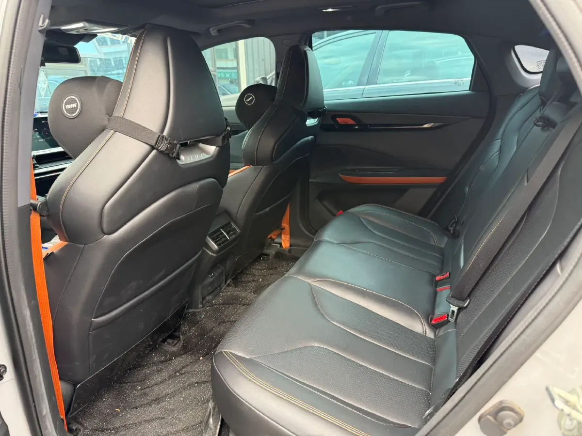 2022 ChangAn UNI-V 2.0T 233HP L4 8AT,autocango,china used car exporter,china ev exporter,chinese used car exporter,chinese used ev exporter