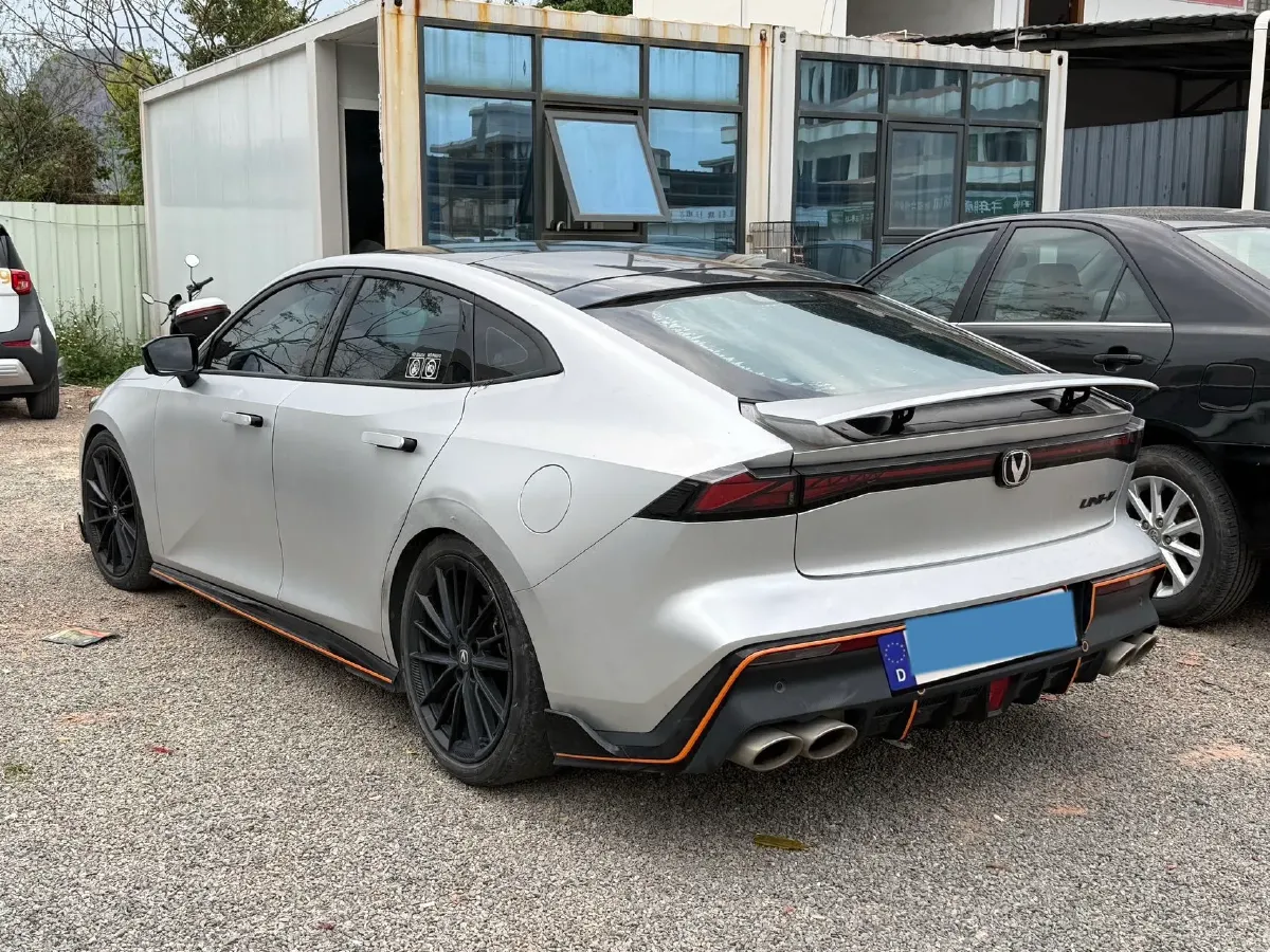 2022 ChangAn UNI-V 2.0T 233HP L4 8AT,autocango,china used car exporter,china ev exporter,chinese used car exporter,chinese used ev exporter