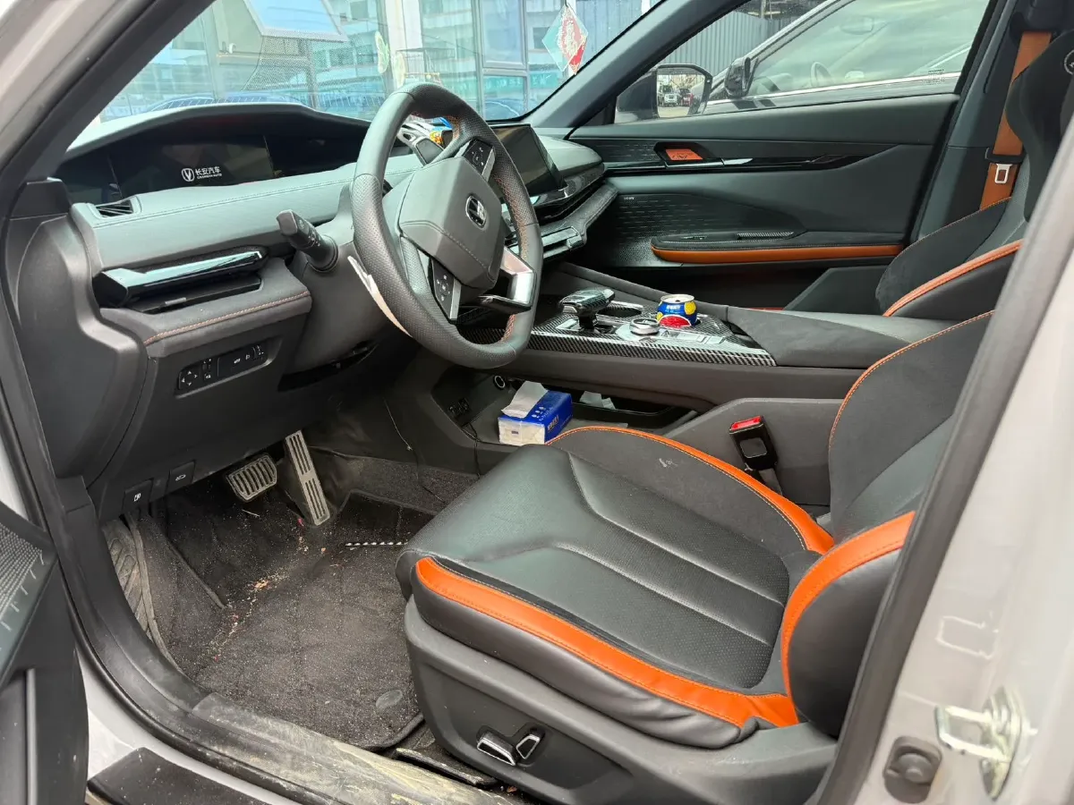 2022 ChangAn UNI-V 2.0T 233HP L4 8AT,autocango,china used car exporter,china ev exporter,chinese used car exporter,chinese used ev exporter