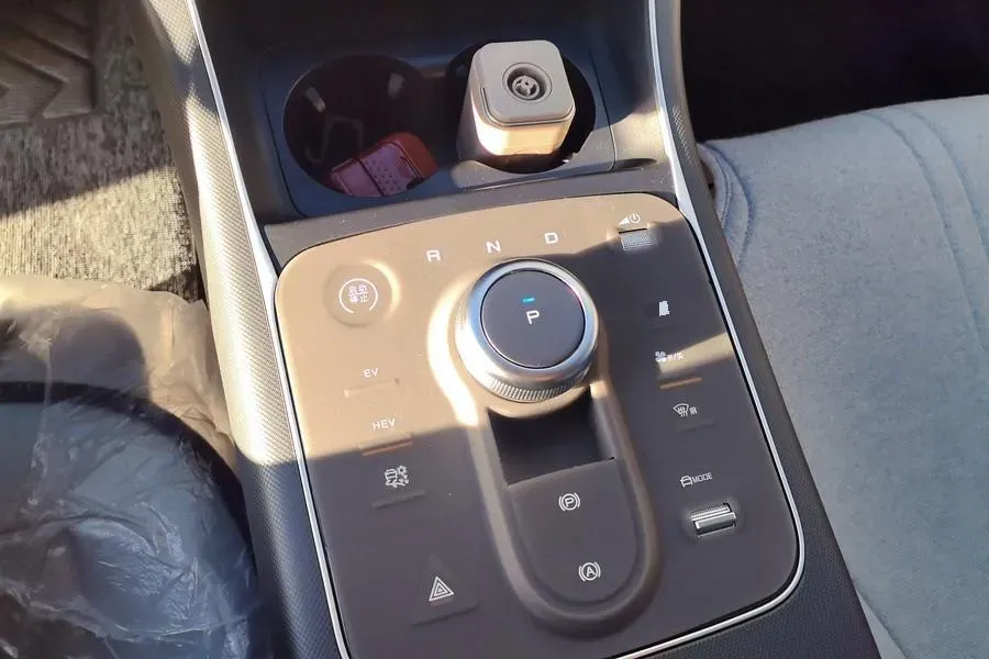 2022 Roewe RX5 MAX 1.5T 181HP L4 6AT,autocango,china used car exporter,china ev exporter,chinese used car exporter,chinese used ev exporter