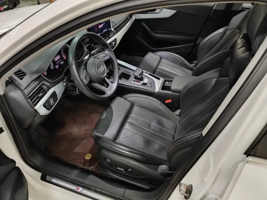 2023 Audi A4L 2.0T 190HP L4 7DCT,autocango,china used car exporter,china ev exporter,chinese used car exporter,chinese used ev exporter