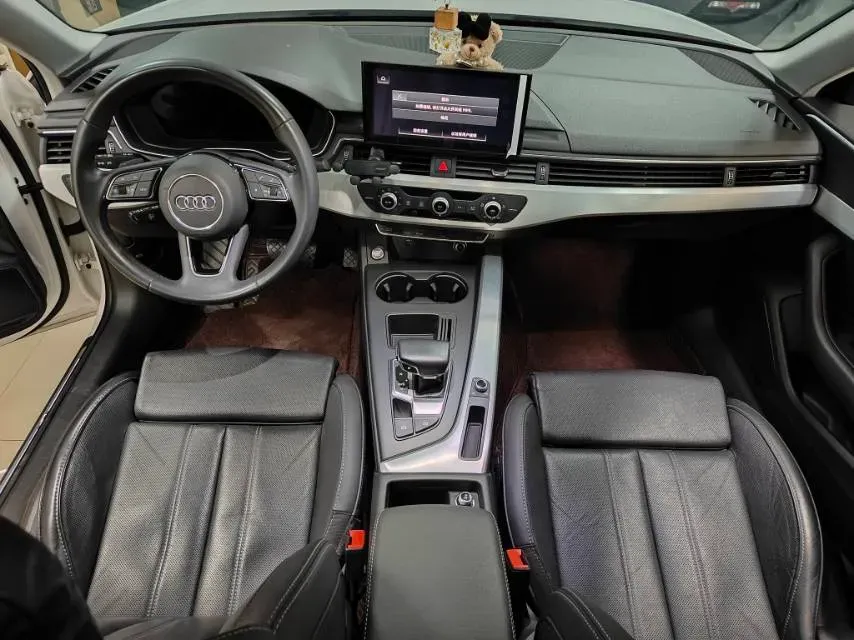 2023 Audi A4L 2.0T 190HP L4 7DCT,autocango,china used car exporter,china ev exporter,chinese used car exporter,chinese used ev exporter