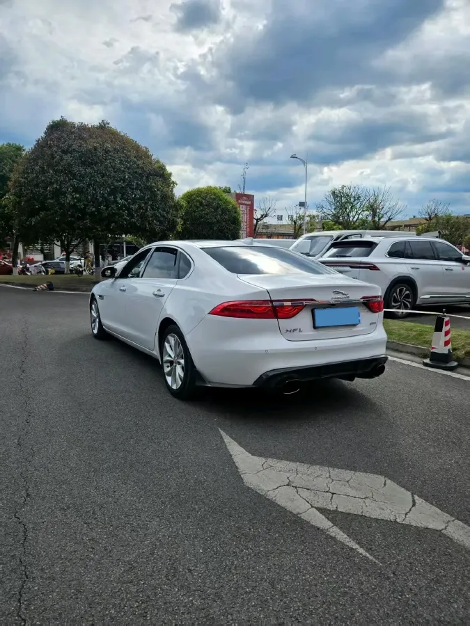 2020 Jaguar XFL 2.0T 250HP L4 8AT,autocango,china used car exporter,china ev exporter,chinese used car exporter,chinese used ev exporter