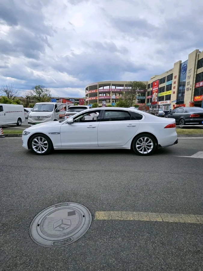 2020 Jaguar XFL 2.0T 250HP L4 8AT,autocango,china used car exporter,china ev exporter,chinese used car exporter,chinese used ev exporter