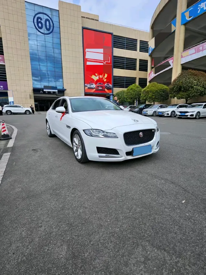 2020 Jaguar XFL 2.0T 250HP L4 8AT,autocango,china used car exporter,china ev exporter,chinese used car exporter,chinese used ev exporter