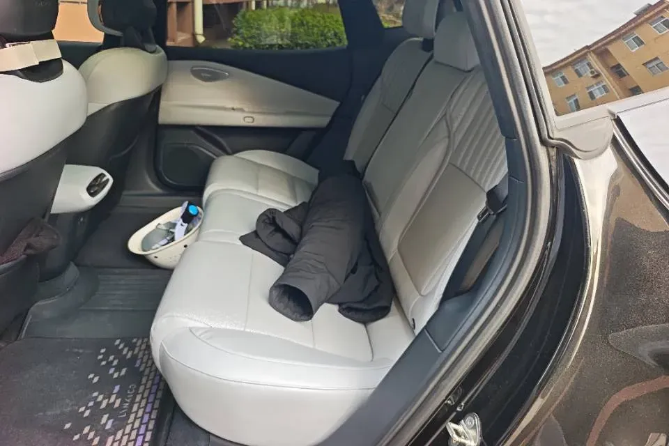 2024 HongQi HS7 2.0T 252HP L4 8AT,autocango,china used car exporter,china ev exporter,chinese used car exporter,chinese used ev exporter