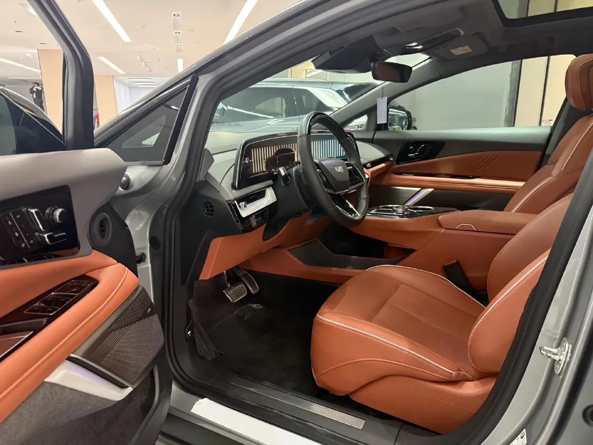 2024 Cadillac OPTIQ BEV 79.7KWH,autocango,china used car exporter,china ev exporter,chinese used car exporter,chinese used ev exporter