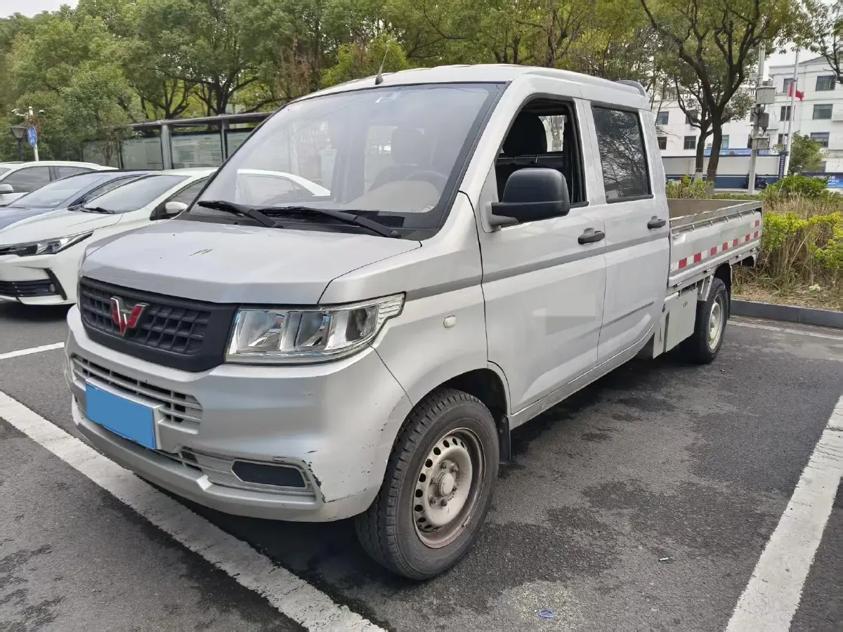 2021 WuLing RongGuang New Truck 1.8L 125HP L4 5MT,autocango,china used car exporter,china ev exporter,chinese used car exporter,chinese used ev exporter