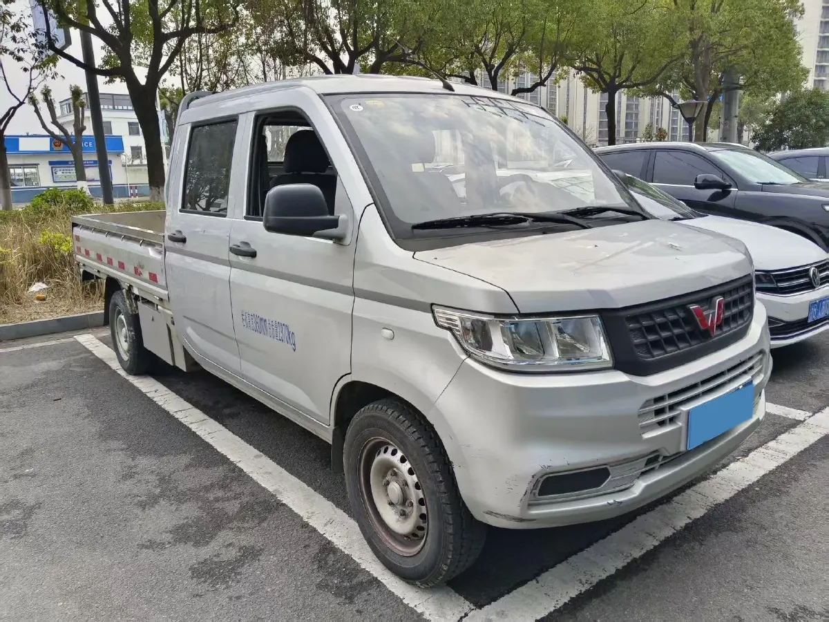 2021 WuLing RongGuang New Truck 1.8L 125HP L4 5MT,autocango,china used car exporter,china ev exporter,chinese used car exporter,chinese used ev exporter