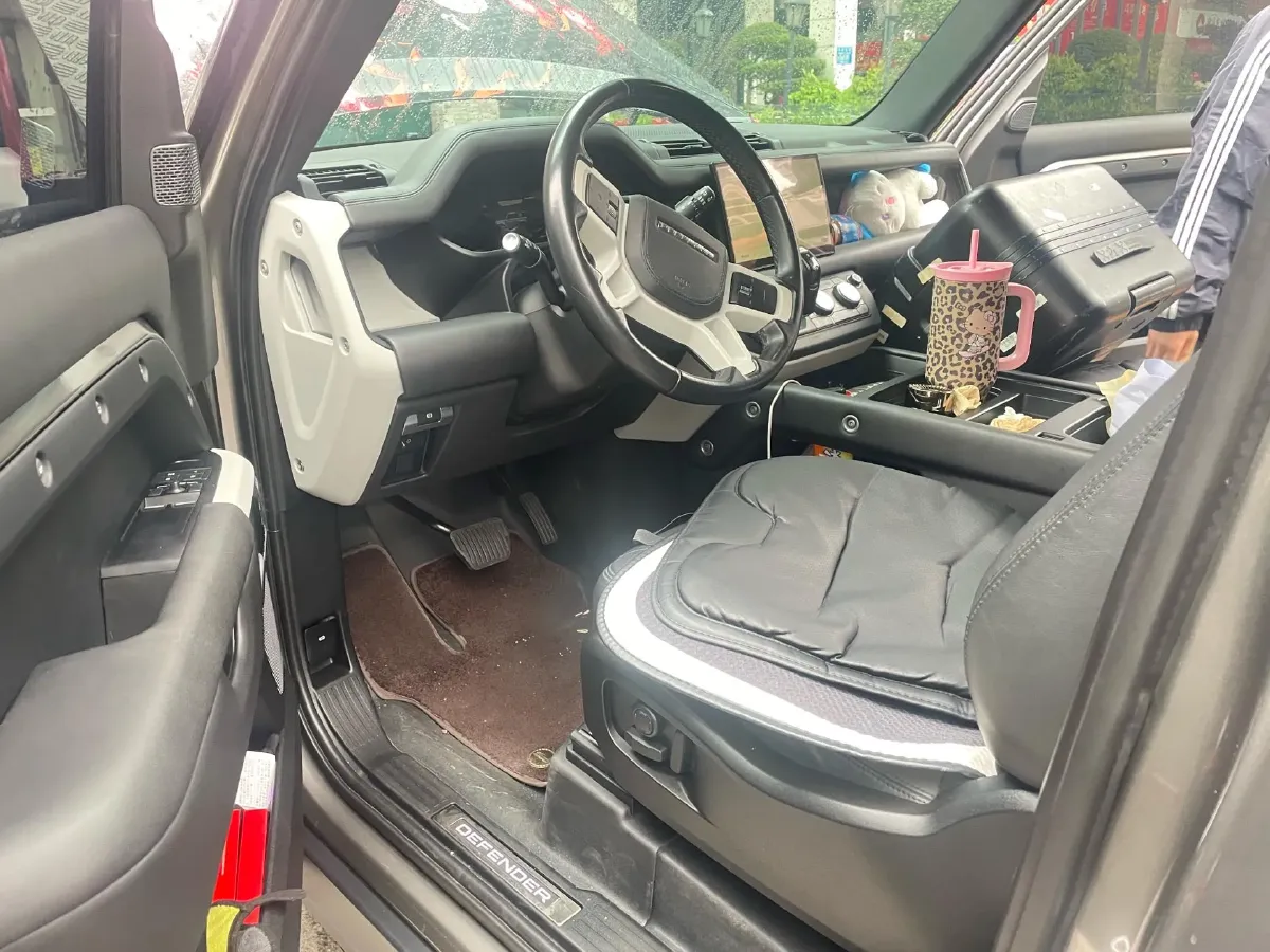 2024 Land Rover Defender 3.0T 400HP L6 8AT,autocango,china used car exporter,china ev exporter,chinese used car exporter,chinese used ev exporter