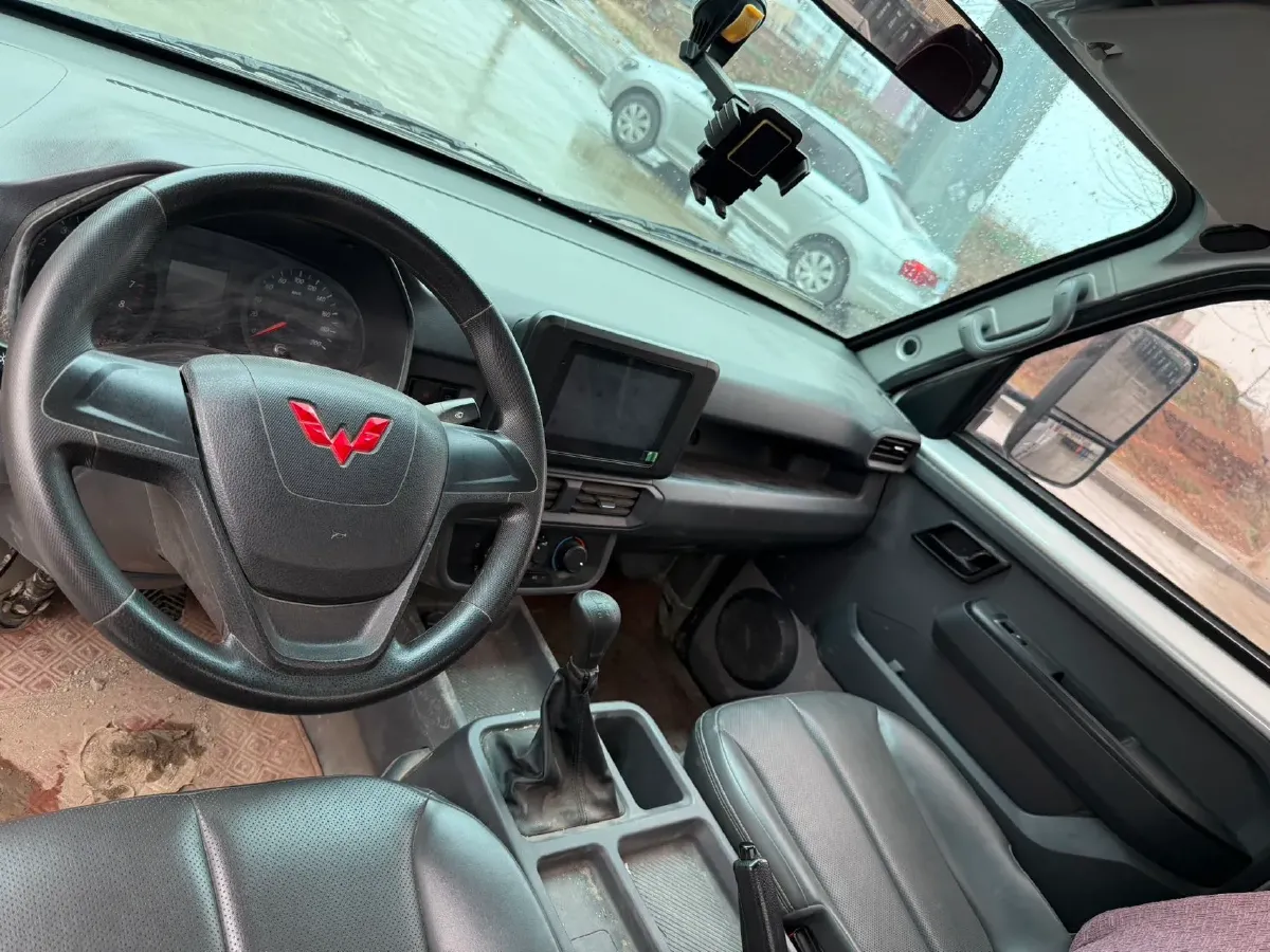 2023 WuLing RongGuang New Truck 2.0L 136HP L4 5MT,autocango,china used car exporter,china ev exporter,chinese used car exporter,chinese used ev exporter