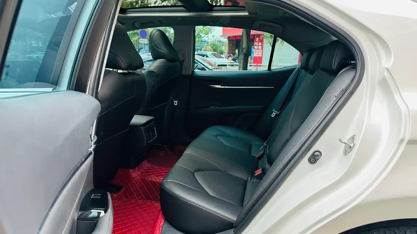 2021 Toyota Camry 2.5L 209HP L4 8AT,autocango,china used car exporter,china ev exporter,chinese used car exporter,chinese used ev exporter