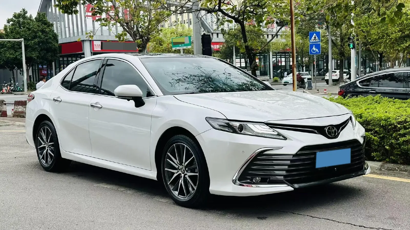 2021 Toyota Camry 2.5L 209HP L4 8AT,autocango,china used car exporter,china ev exporter,chinese used car exporter,chinese used ev exporter