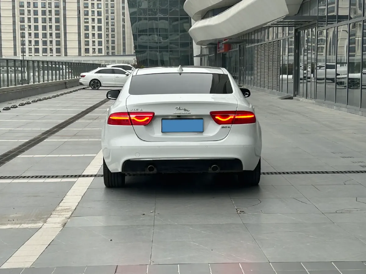 2019 Land Rover Discovery Sport 2.0T 200HP L4 9AT,autocango,china used car exporter,china ev exporter,chinese used car exporter,chinese used ev exporter