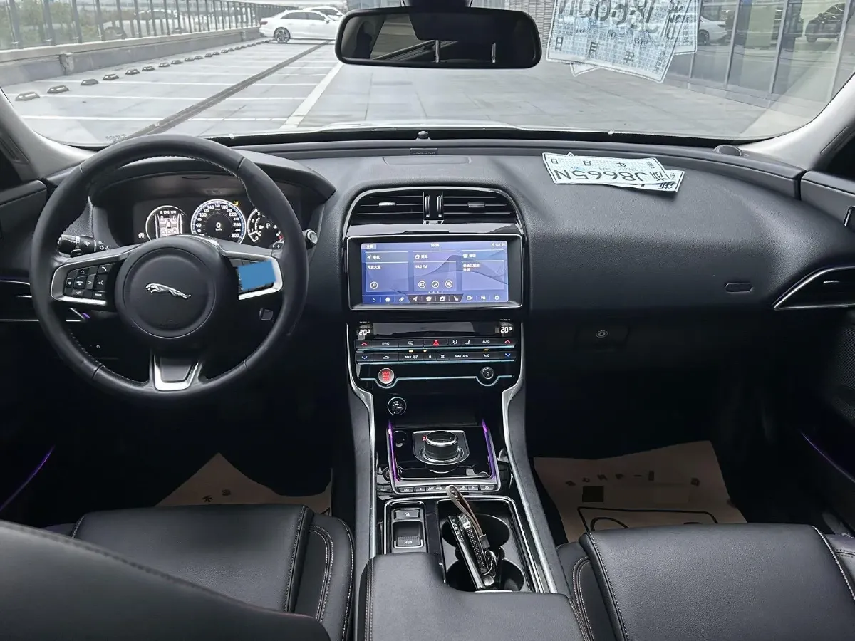 2019 Land Rover Discovery Sport 2.0T 200HP L4 9AT,autocango,china used car exporter,china ev exporter,chinese used car exporter,chinese used ev exporter