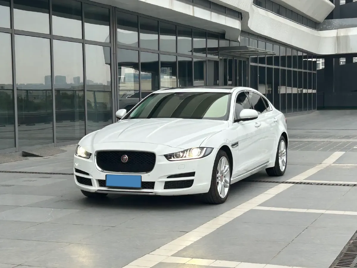 2019 Land Rover Discovery Sport 2.0T 200HP L4 9AT,autocango,china used car exporter,china ev exporter,chinese used car exporter,chinese used ev exporter