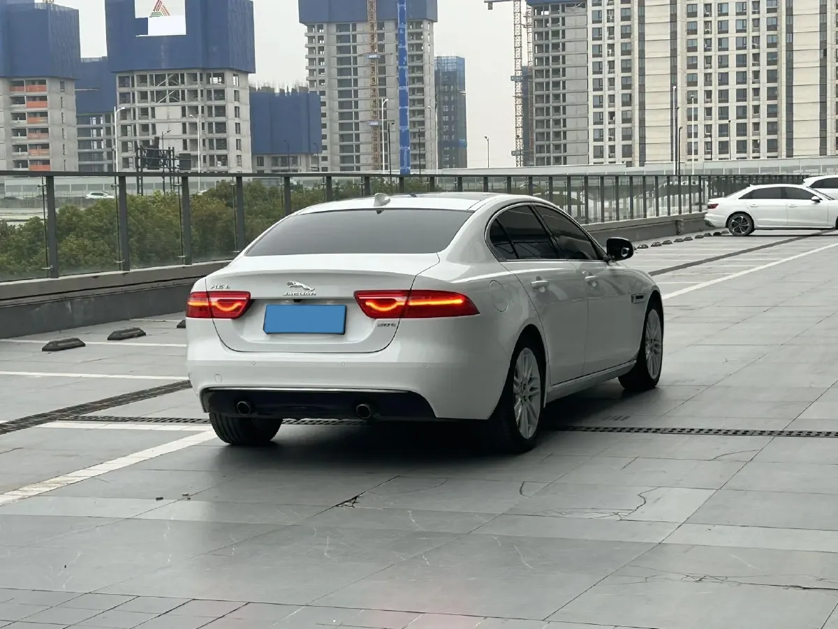 2019 Land Rover Discovery Sport 2.0T 200HP L4 9AT,autocango,china used car exporter,china ev exporter,chinese used car exporter,chinese used ev exporter