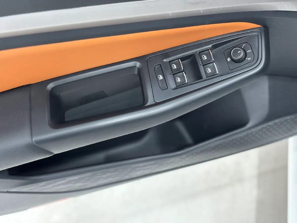 2023 Volkswagen Bora 1.2T 116HP L4 7DCT,autocango,china used car exporter,china ev exporter,chinese used car exporter,chinese used ev exporter