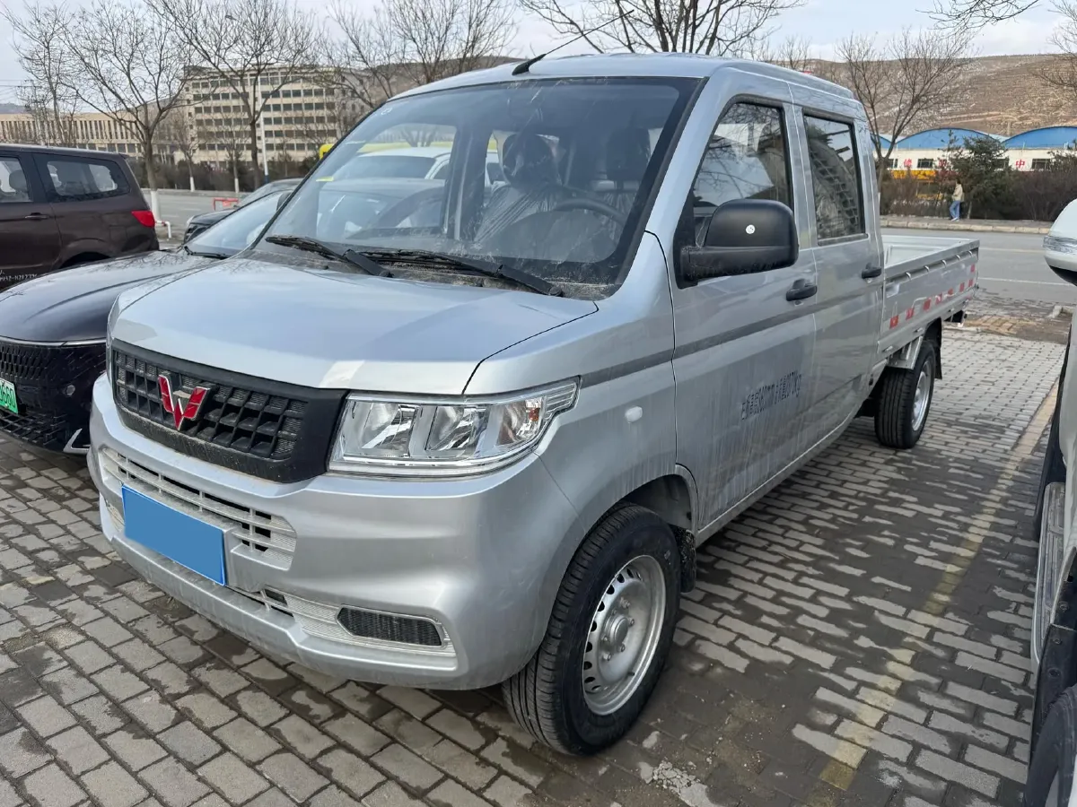 2023 WuLing RongGuang New Truck 2.0L 136HP L4 5MT,autocango,china used car exporter,china ev exporter,chinese used car exporter,chinese used ev exporter