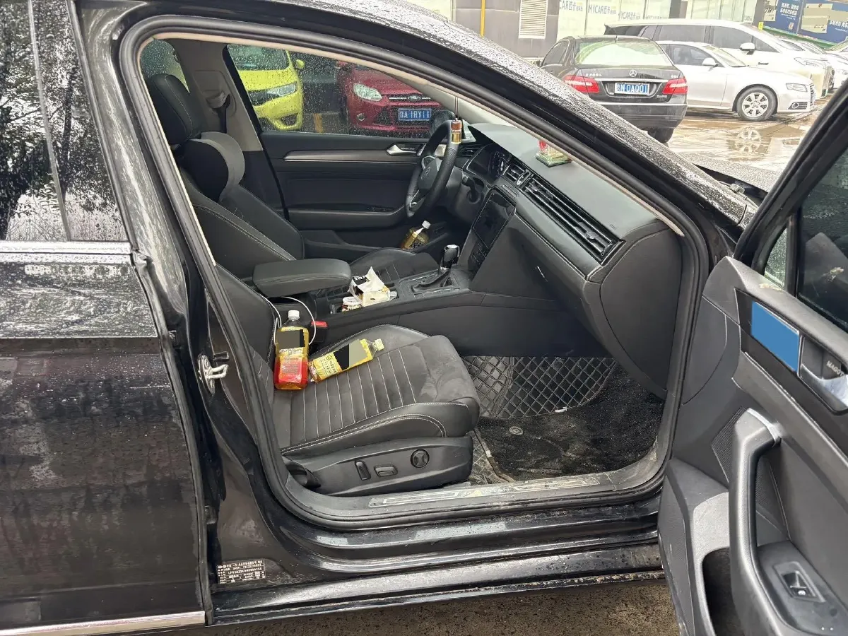 2020 Volkswagen Magotan 2.0T 186HP L4 7DCT,autocango,china used car exporter,china ev exporter,chinese used car exporter,chinese used ev exporter