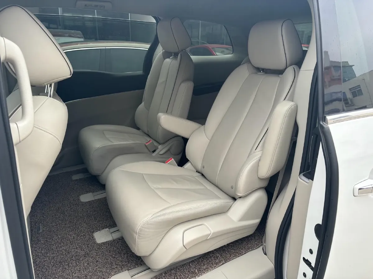 2021 Buick GL8 2.0T 237HP L4 9AT,autocango,china used car exporter,china ev exporter,chinese used car exporter,chinese used ev exporter