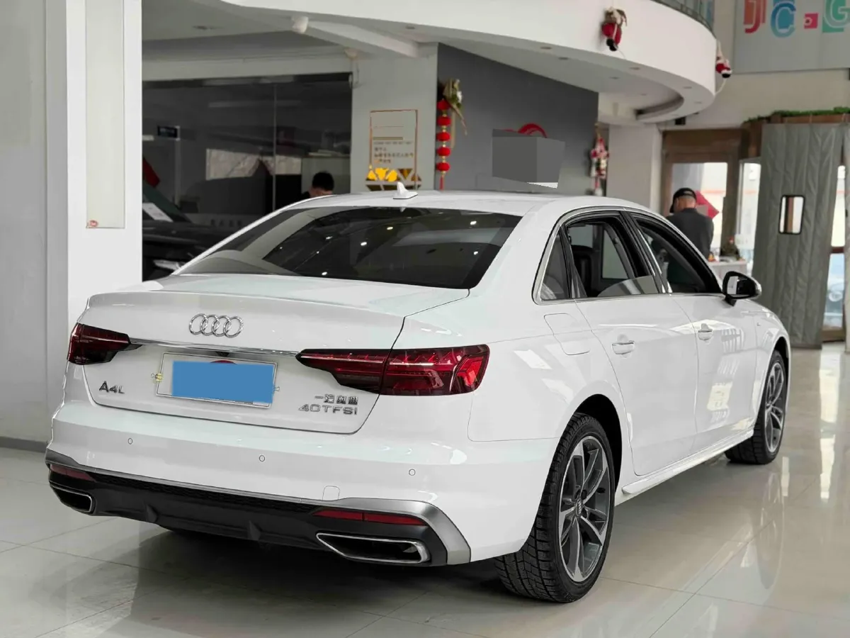 2022 Audi A4L 2.0T 190HP L4 7DCT,autocango,china used car exporter,china ev exporter,chinese used car exporter,chinese used ev exporter