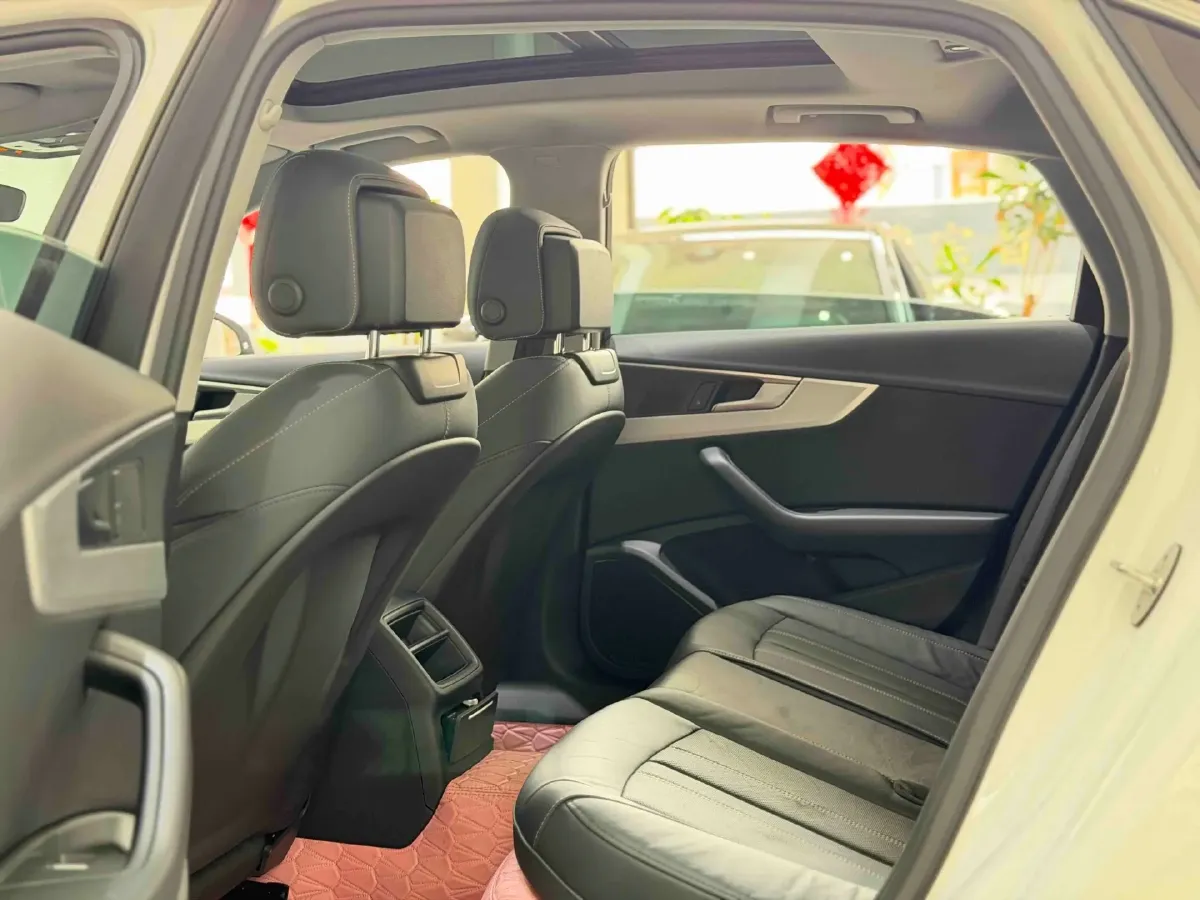 2022 Audi A4L 2.0T 190HP L4 7DCT,autocango,china used car exporter,china ev exporter,chinese used car exporter,chinese used ev exporter