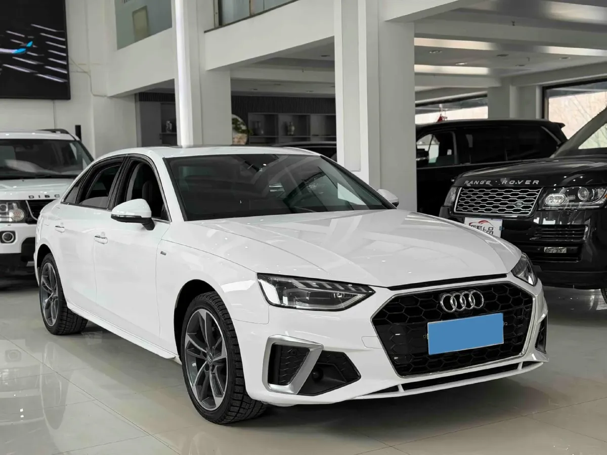 2022 Audi A4L 2.0T 190HP L4 7DCT,autocango,china used car exporter,china ev exporter,chinese used car exporter,chinese used ev exporter
