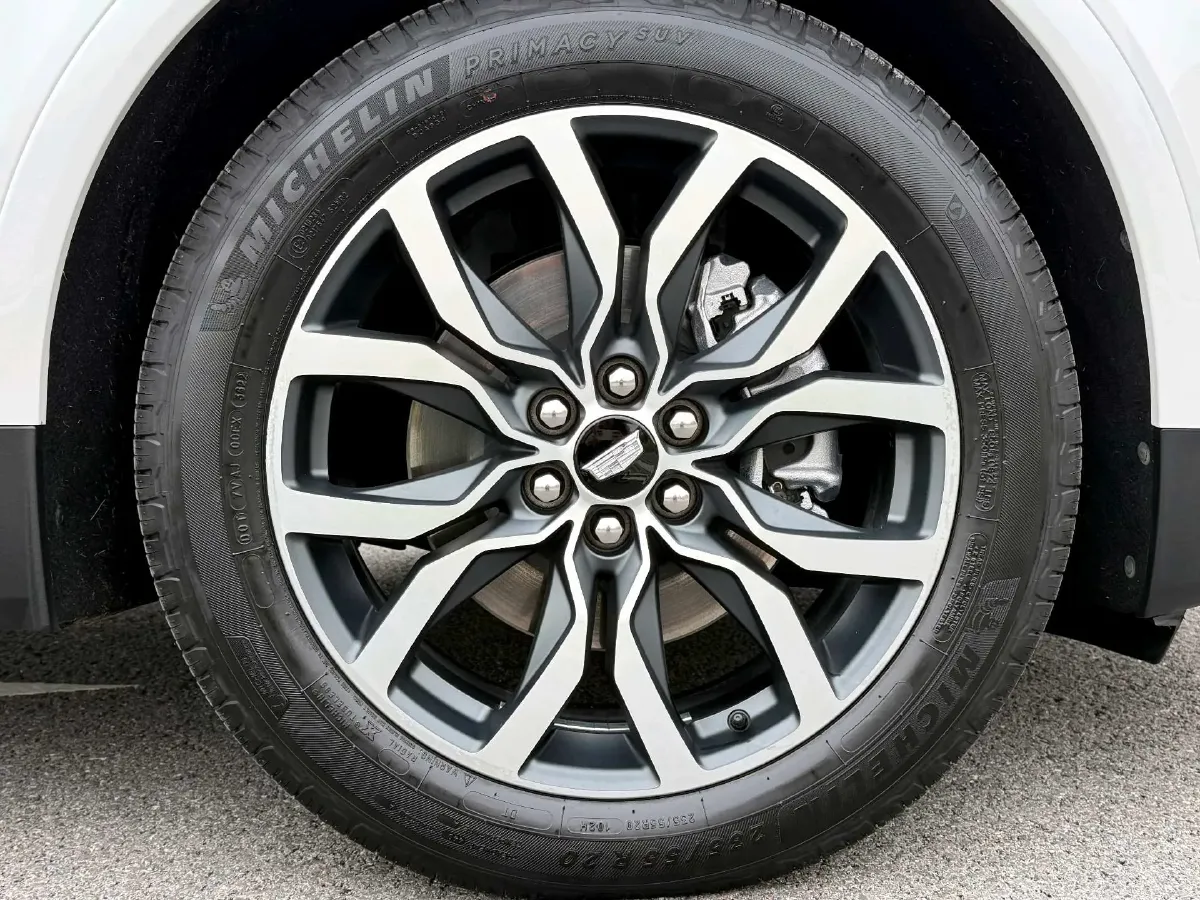 2022 Cadillac XT5 2.0T 237HP L4 9AT,autocango,china used car exporter,china ev exporter,chinese used car exporter,chinese used ev exporter