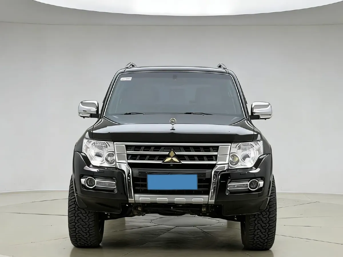 2018 Mitsubishi Pajero 3.0L 174HP V6 5AT,autocango,china used car exporter,china ev exporter,chinese used car exporter,chinese used ev exporter
