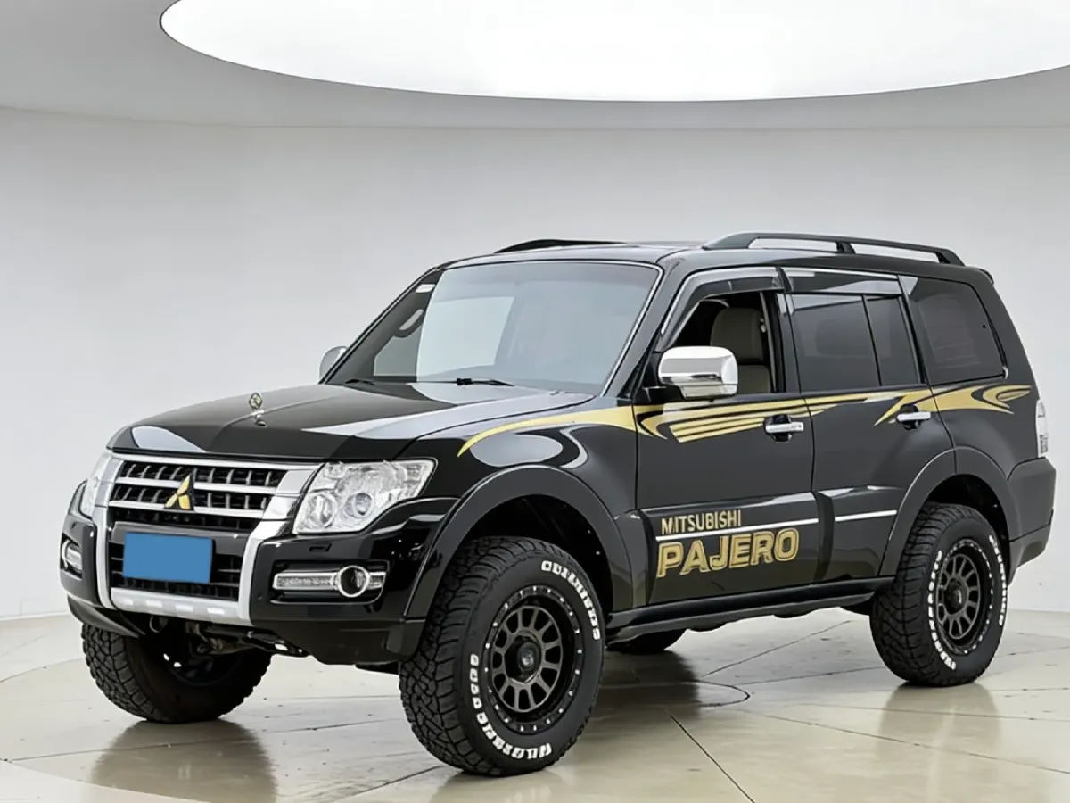 2018 Mitsubishi Pajero 3.0L 174HP V6 5AT,autocango,china used car exporter,china ev exporter,chinese used car exporter,chinese used ev exporter