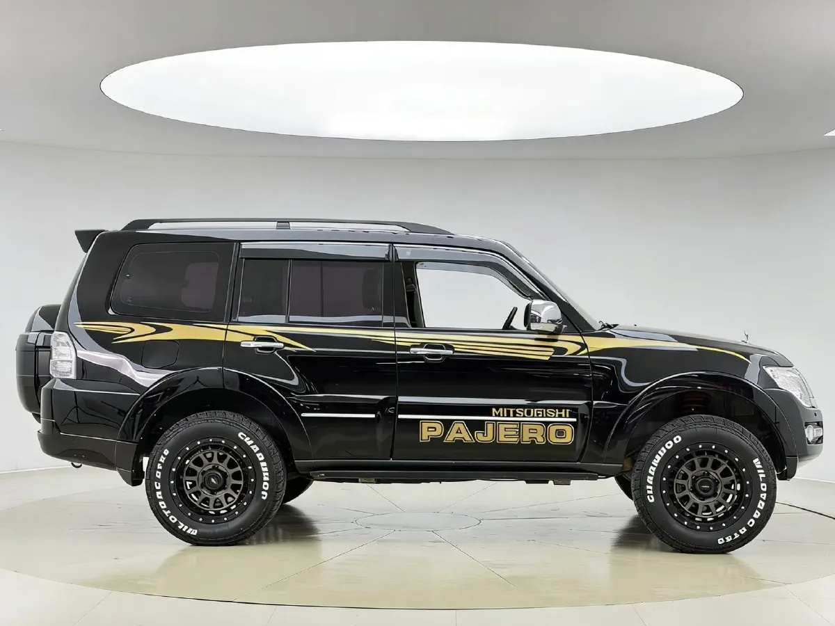 2018 Mitsubishi Pajero 3.0L 174HP V6 5AT,autocango,china used car exporter,china ev exporter,chinese used car exporter,chinese used ev exporter