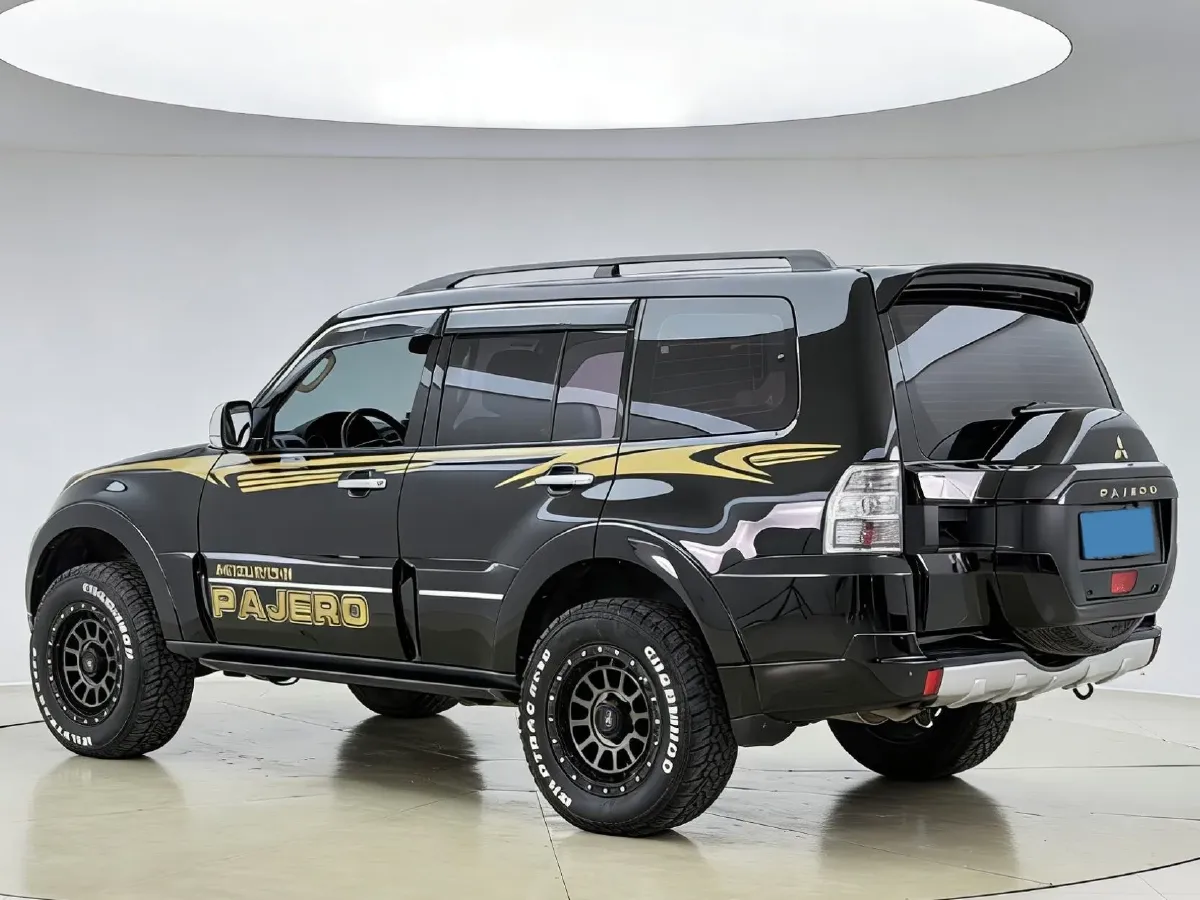 2018 Mitsubishi Pajero 3.0L 174HP V6 5AT,autocango,china used car exporter,china ev exporter,chinese used car exporter,chinese used ev exporter