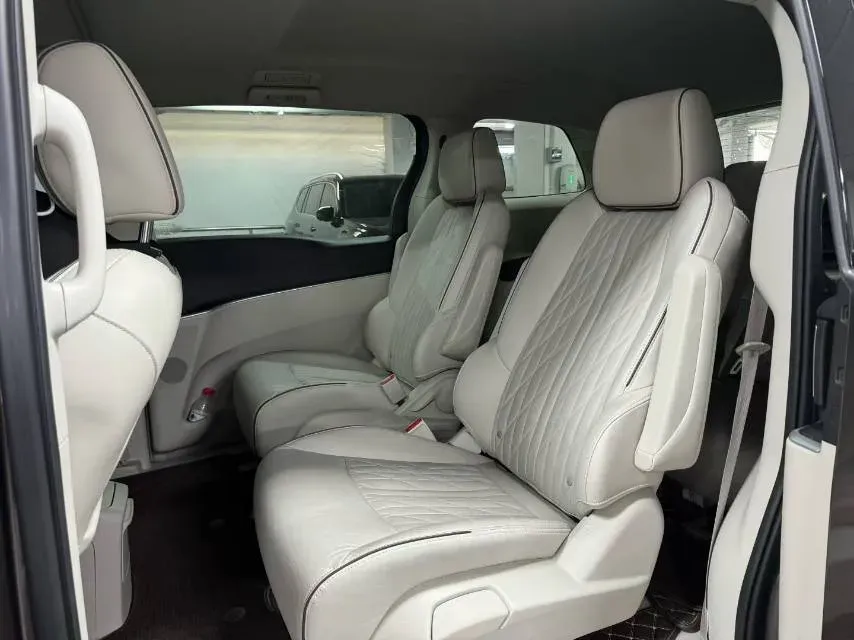 2022 Buick GL8 2.0T 237HP L4 9AT,autocango,china used car exporter,china ev exporter,chinese used car exporter,chinese used ev exporter