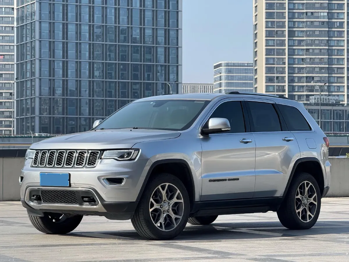 2020 Jeep Grand Cherokee 3.0L 234HP V6 8AT,autocango,china used car exporter,china ev exporter,chinese used car exporter,chinese used ev exporter