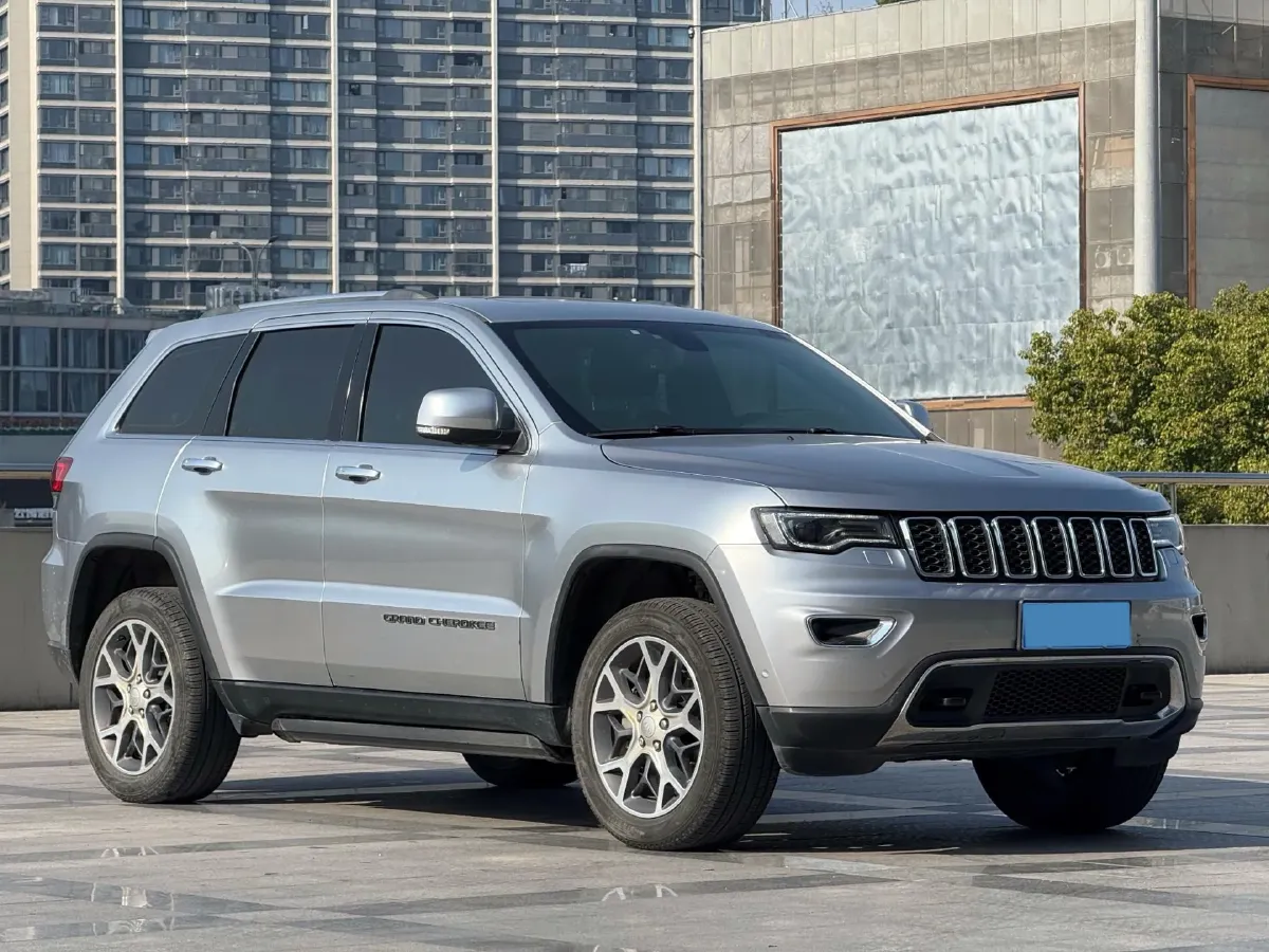 2020 Jeep Grand Cherokee 3.0L 234HP V6 8AT,autocango,china used car exporter,china ev exporter,chinese used car exporter,chinese used ev exporter