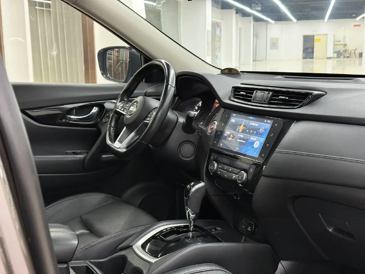 2020 Nissan X-Trail 2.0L 154HP L4 CVT,autocango,china used car exporter,china ev exporter,chinese used car exporter,chinese used ev exporter