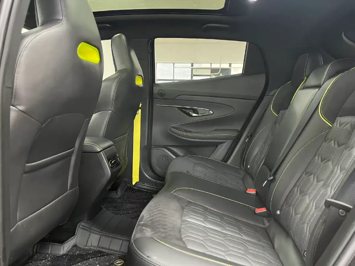 2022 ChangAn UNI-T 1.5T 188HP L4 7DCT,autocango,china used car exporter,china ev exporter,chinese used car exporter,chinese used ev exporter