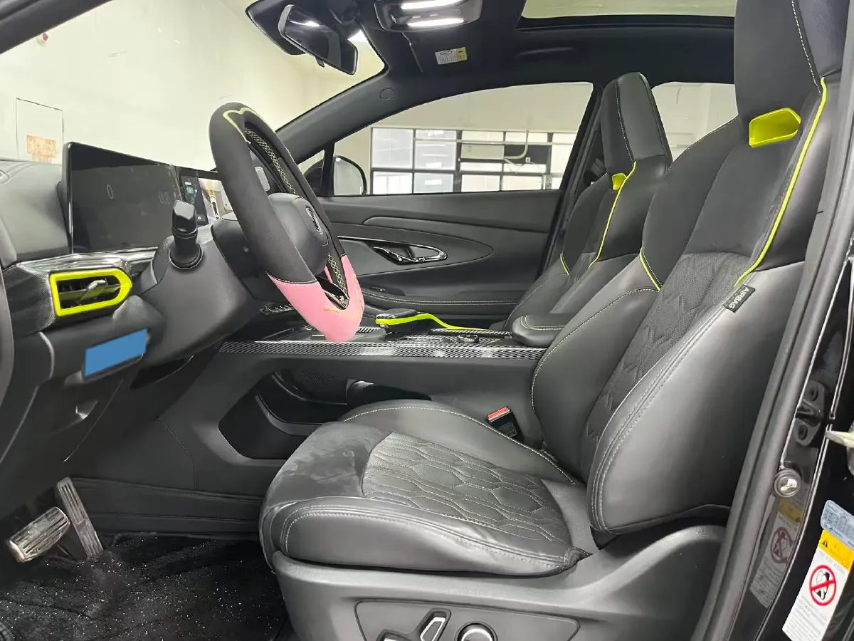 2022 ChangAn UNI-T 1.5T 188HP L4 7DCT,autocango,china used car exporter,china ev exporter,chinese used car exporter,chinese used ev exporter