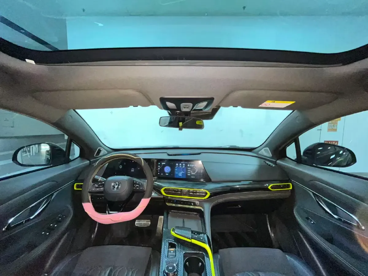 2022 ChangAn UNI-T 1.5T 188HP L4 7DCT,autocango,china used car exporter,china ev exporter,chinese used car exporter,chinese used ev exporter