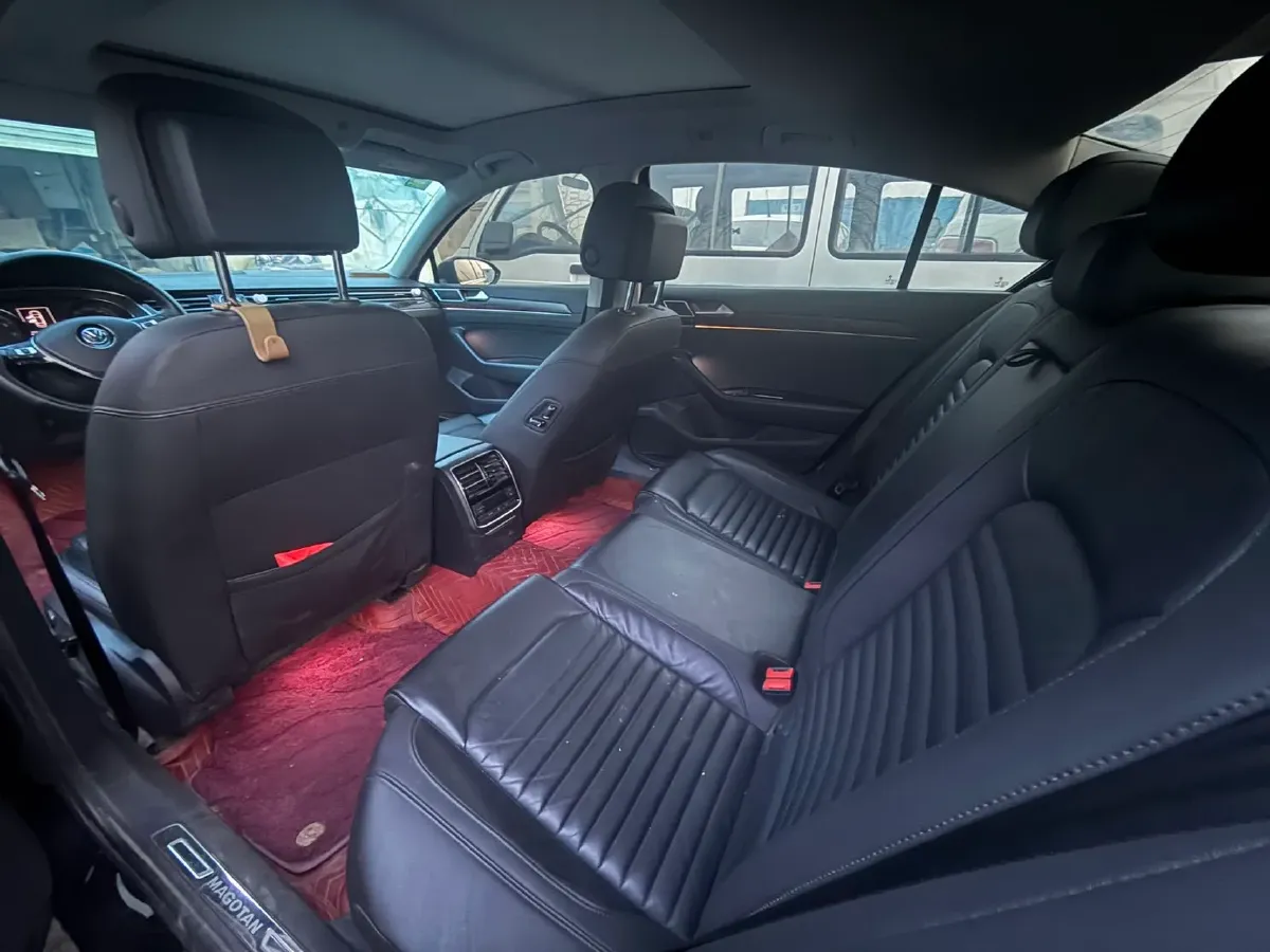 2019 Volkswagen Magotan 2.0T 186HP L4 7DCT,autocango,china used car exporter,china ev exporter,chinese used car exporter,chinese used ev exporter