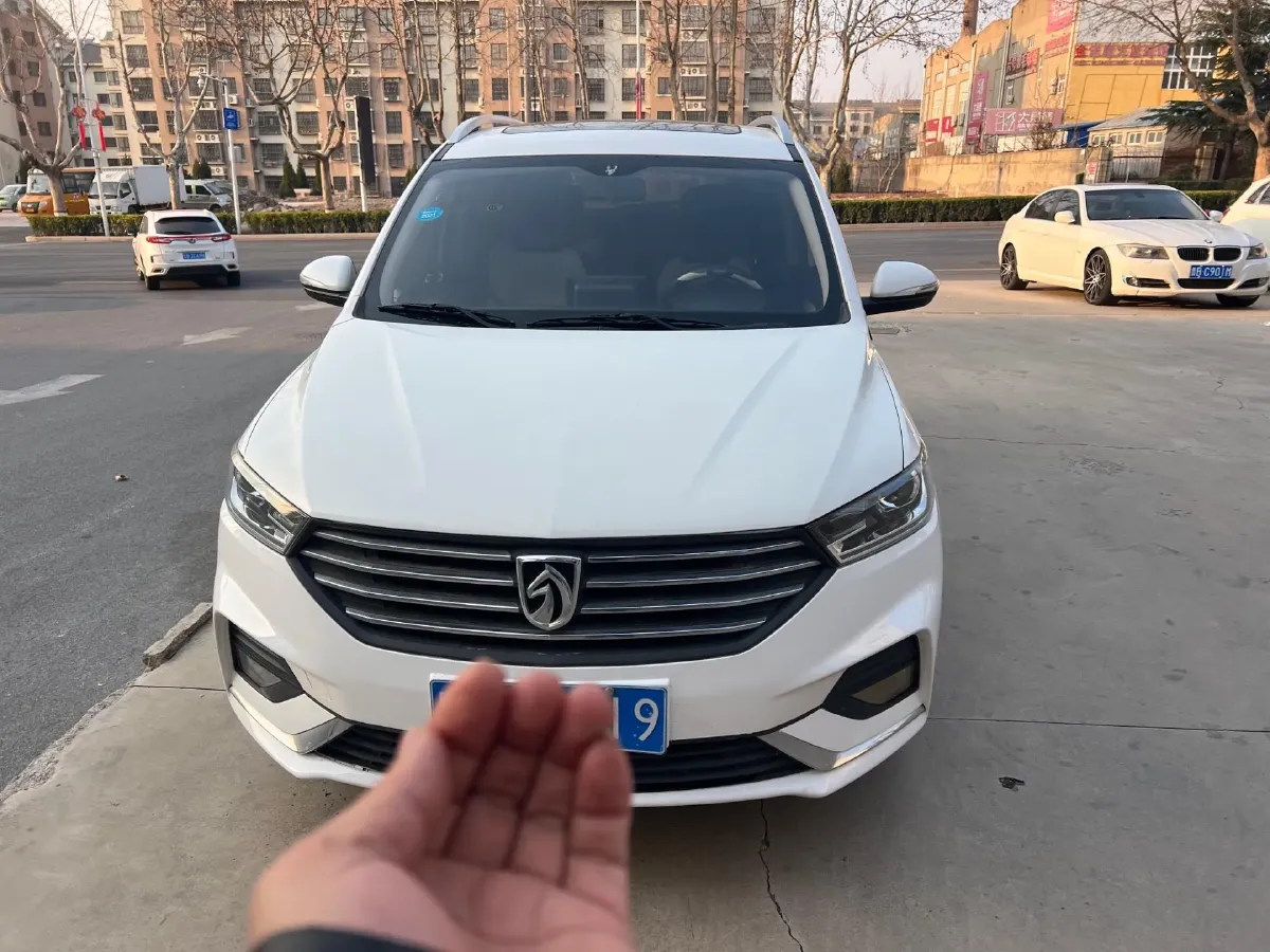 2019 BaoJun 360 1.5L 105HP L4 6MT,autocango,china used car exporter,china ev exporter,chinese used car exporter,chinese used ev exporter