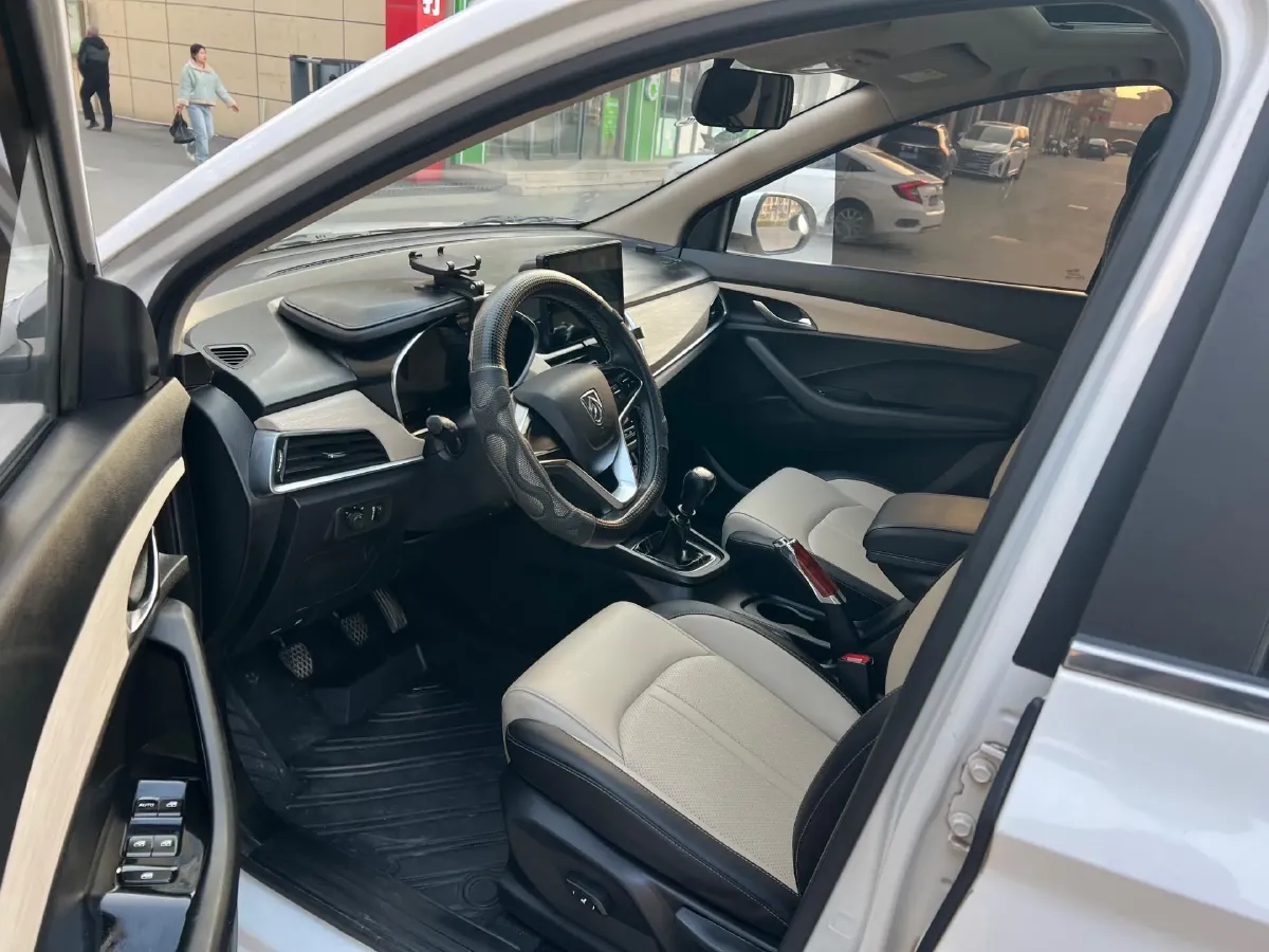 2019 BaoJun 360 1.5L 105HP L4 6MT,autocango,china used car exporter,china ev exporter,chinese used car exporter,chinese used ev exporter