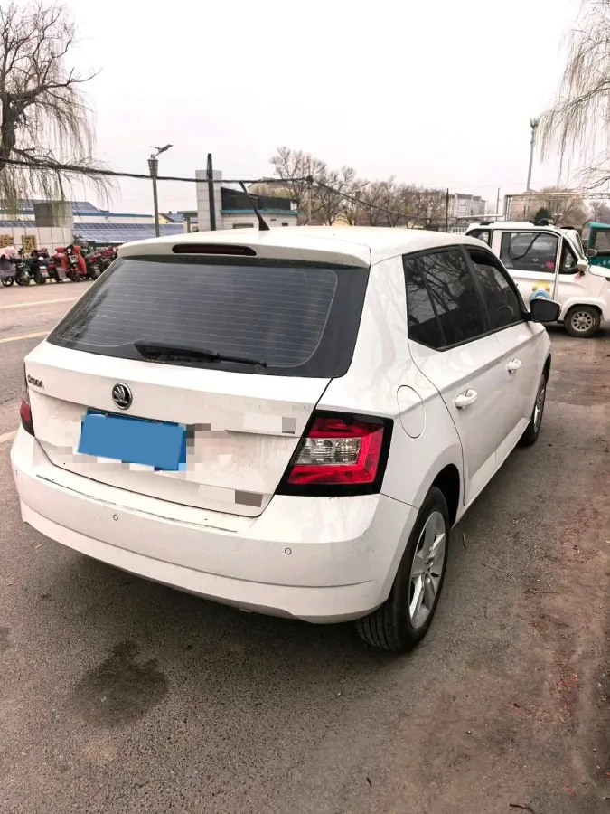2017 Skoda Fabia 1.4L 90HP L4 6AT,autocango,china used car exporter,china ev exporter,chinese used car exporter,chinese used ev exporter