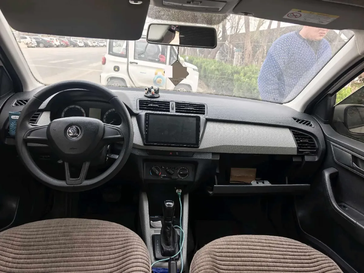 2017 Skoda Fabia 1.4L 90HP L4 6AT,autocango,china used car exporter,china ev exporter,chinese used car exporter,chinese used ev exporter