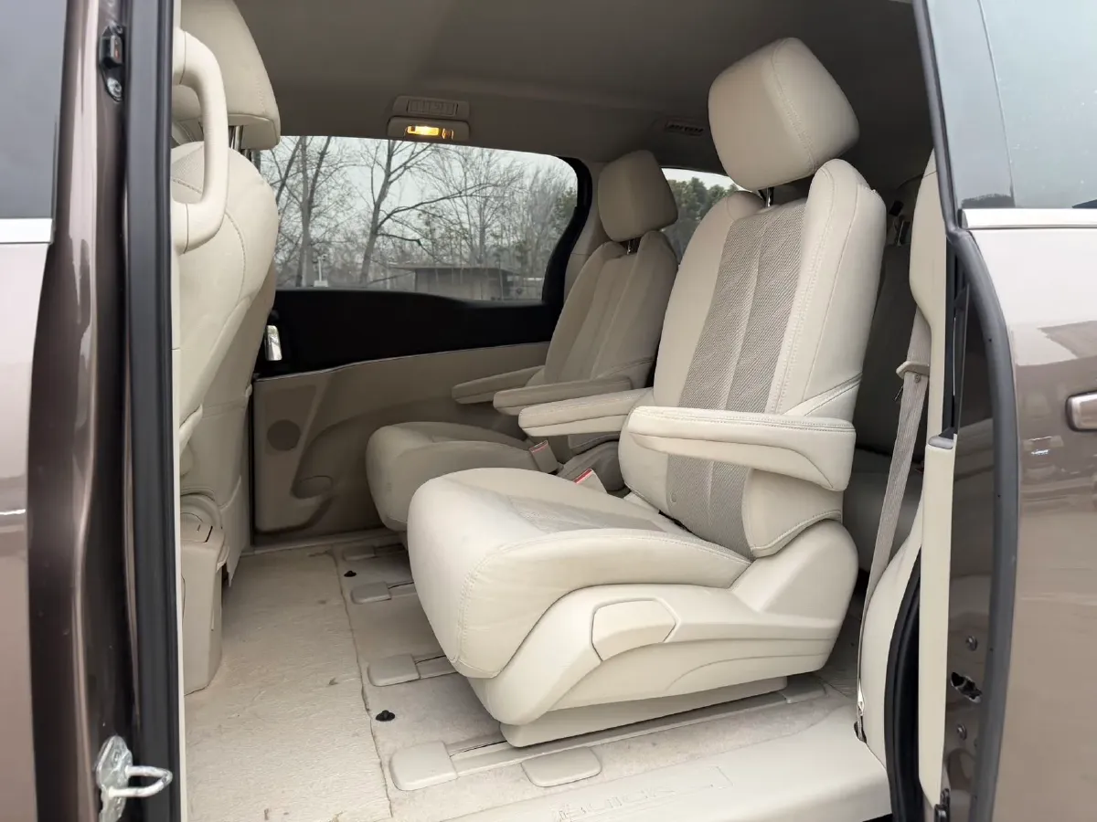 2023 Buick GL8 2.0T 237HP L4 9AT,autocango,china used car exporter,china ev exporter,chinese used car exporter,chinese used ev exporter