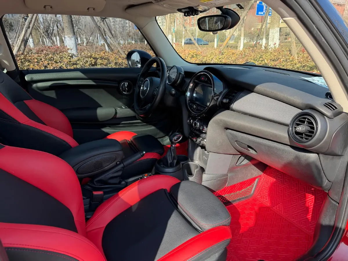 2016 MINI MINI 1.5T 136HP L3 6AT,autocango,china used car exporter,china ev exporter,chinese used car exporter,chinese used ev exporter