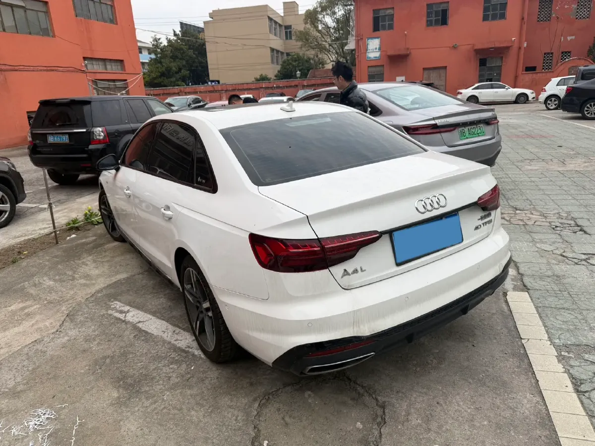 2020 Audi A4L 2.0T 190HP L4 7DCT,autocango,china used car exporter,china ev exporter,chinese used car exporter,chinese used ev exporter