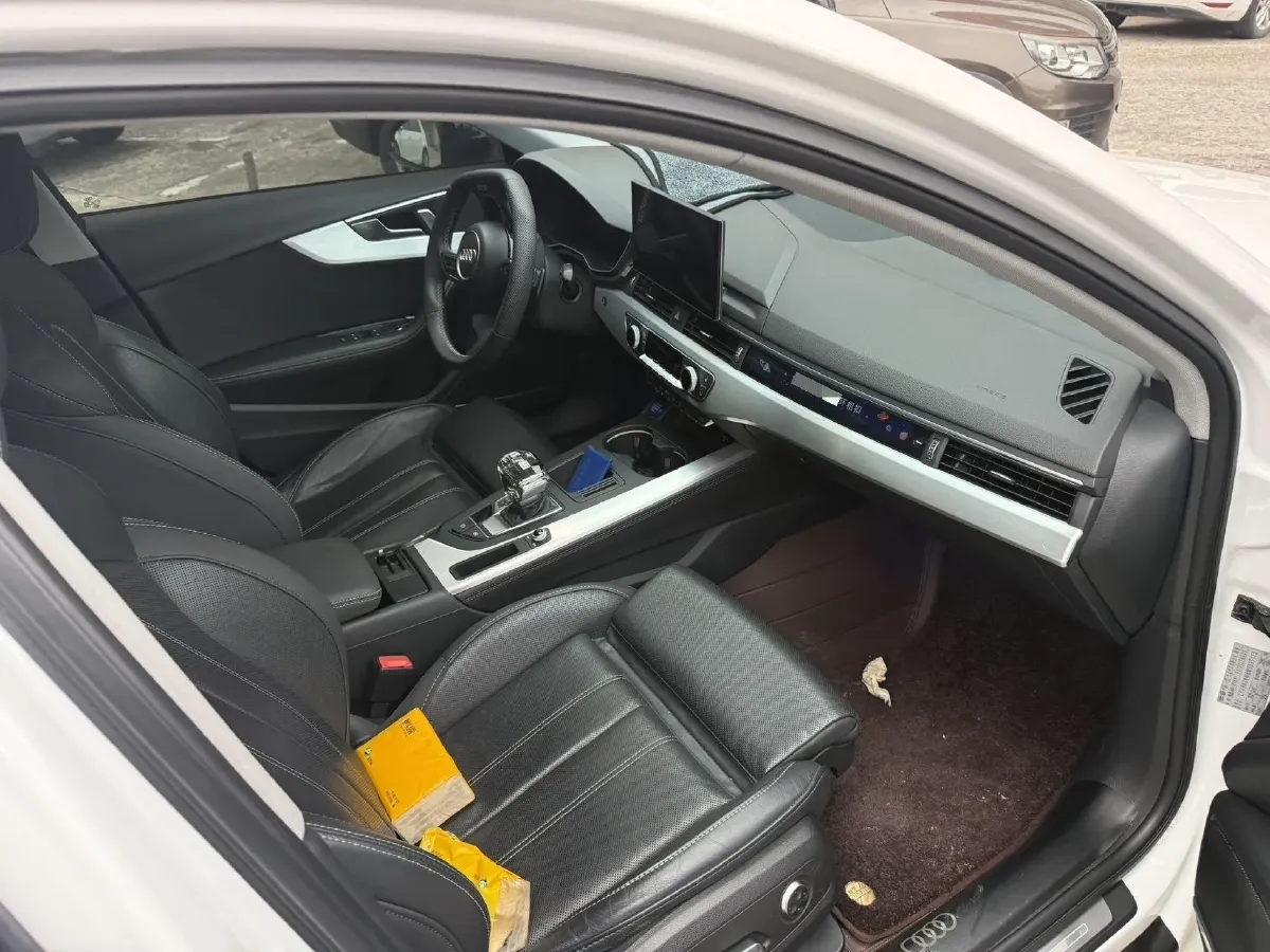 2020 Audi A4L 2.0T 190HP L4 7DCT,autocango,china used car exporter,china ev exporter,chinese used car exporter,chinese used ev exporter