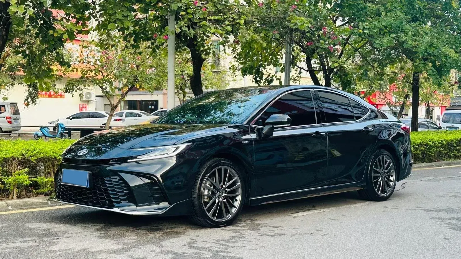 2024 Toyota Camry 2.5L 185HP L4 E-CVT Hybrid,autocango,china used car exporter,china ev exporter,chinese used car exporter,chinese used ev exporter
